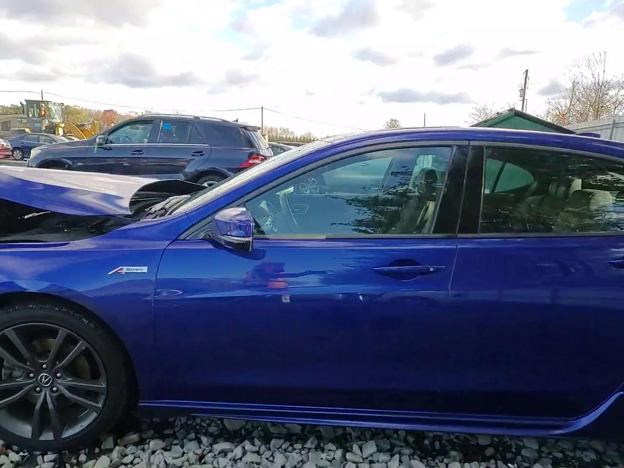 Фото: 19UUB3F63JA005375