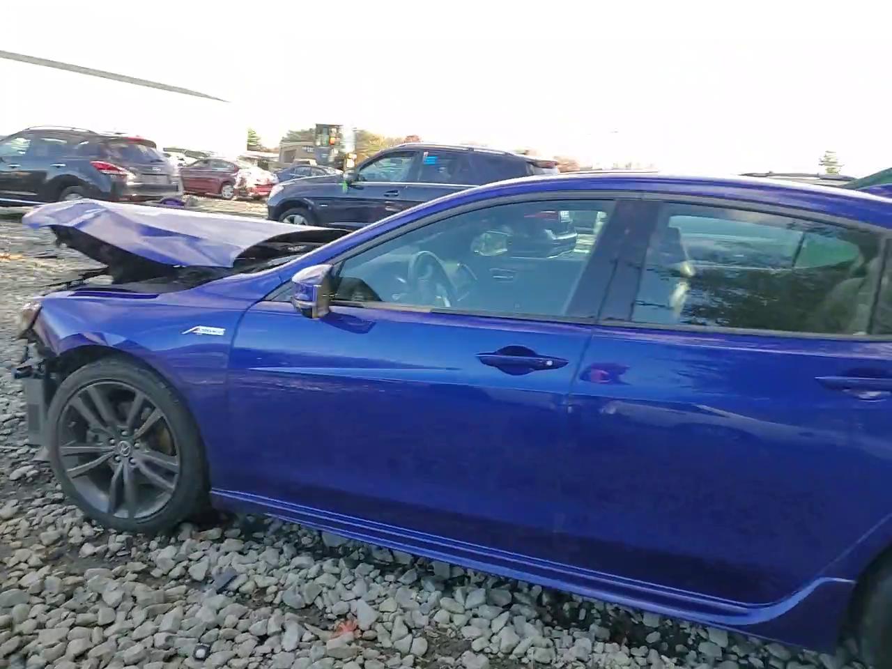 Фото: 19UUB3F63JA005375