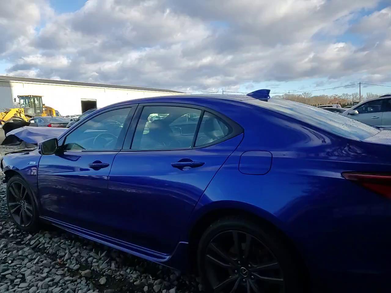 Фото: 19UUB3F63JA005375