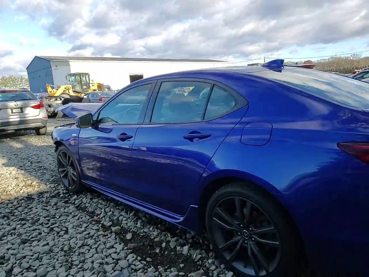 Фото: 19UUB3F63JA005375