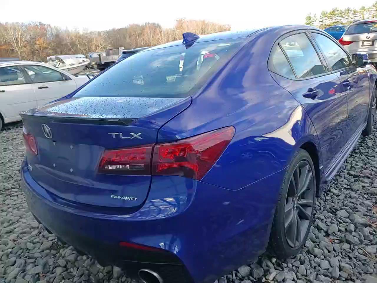 Фото: 19UUB3F63JA005375