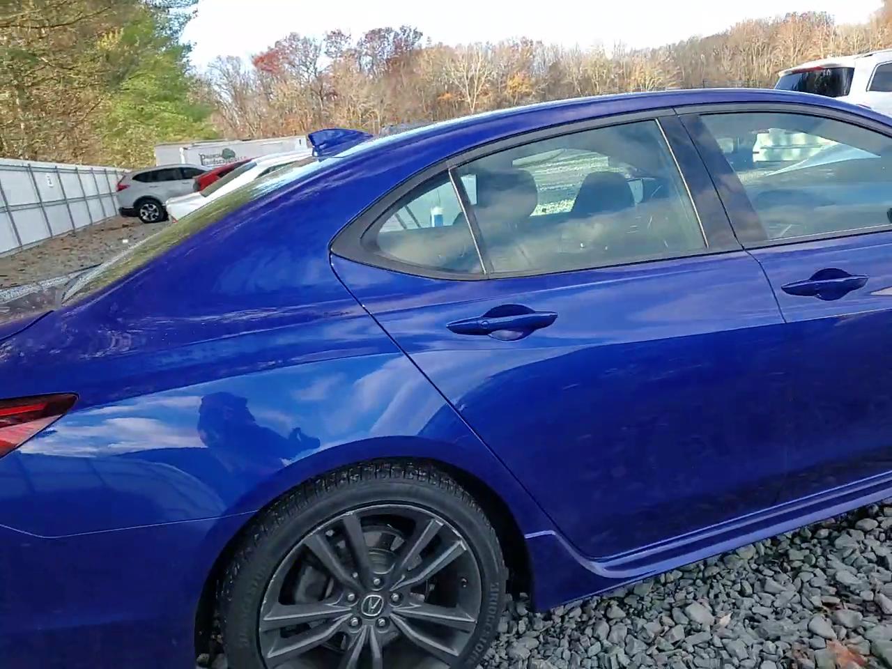 Фото: 19UUB3F63JA005375