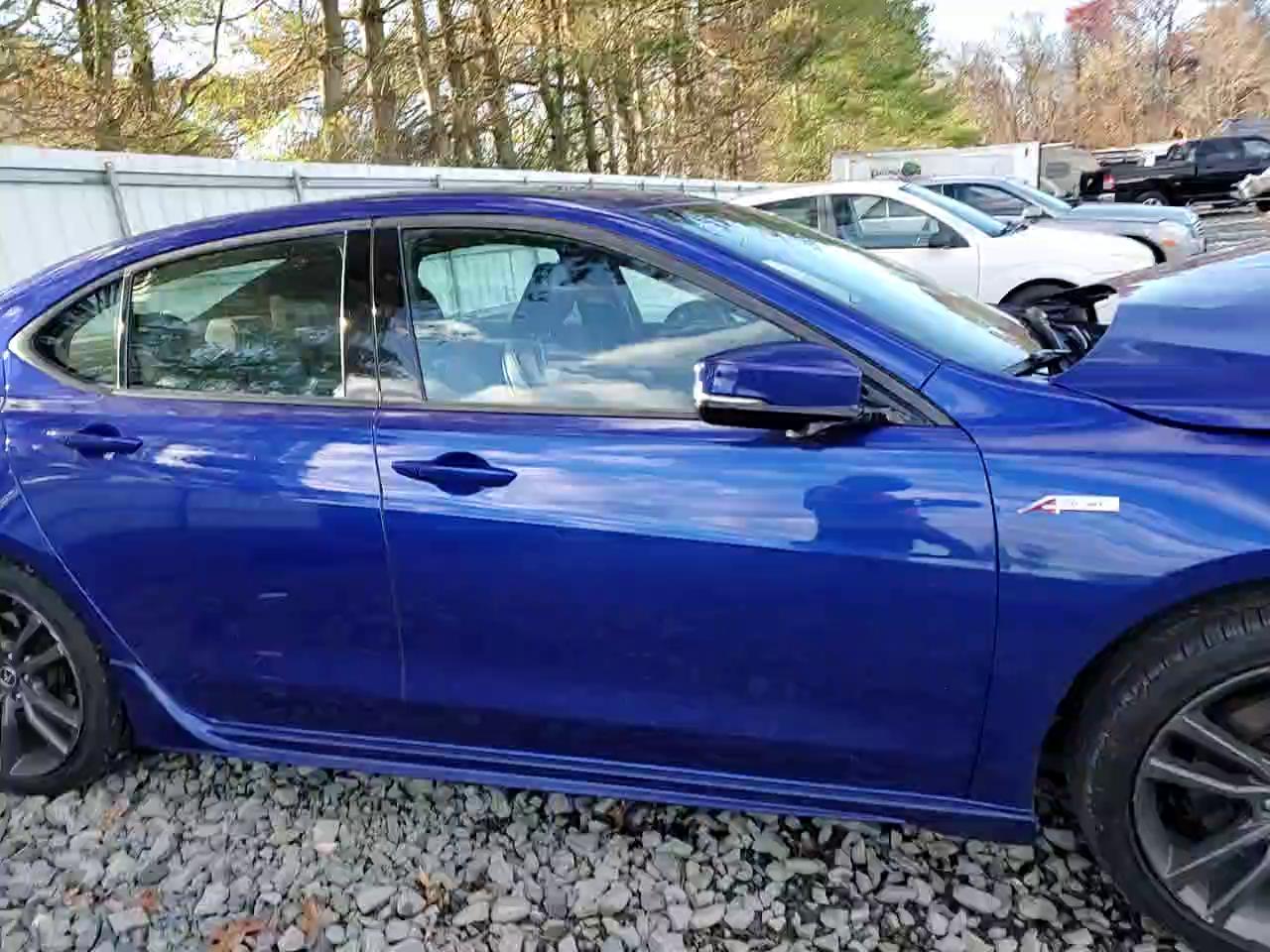 Фото: 19UUB3F63JA005375