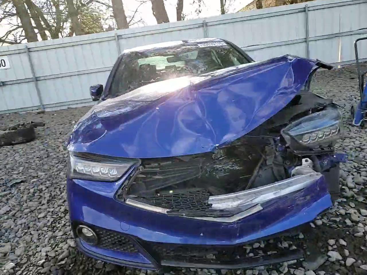 Фото: 19UUB3F63JA005375