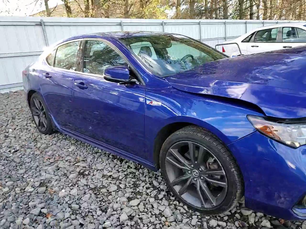 Фото: 19UUB3F63JA005375