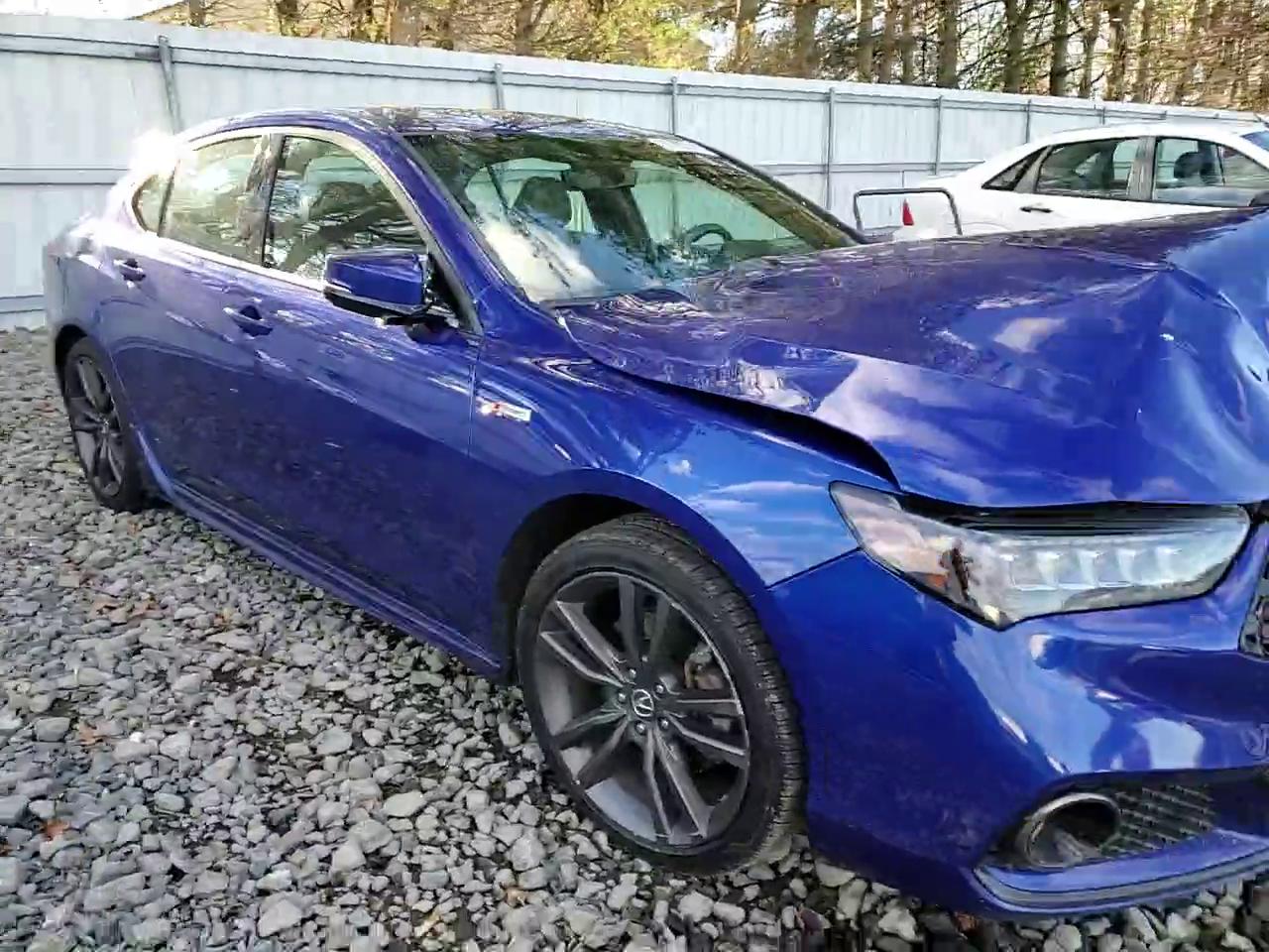 Фото: 19UUB3F63JA005375