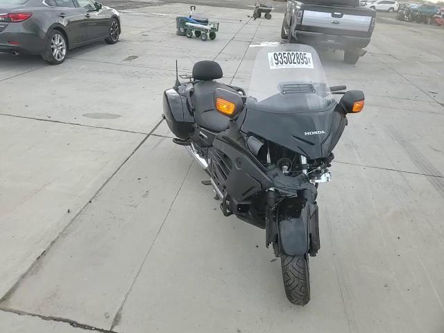 2013 Honda Gl1800 B VIN: JH2SC6846DK002038 Lot: 93502895