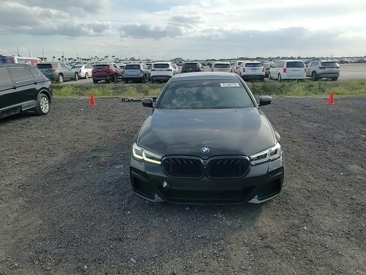 Фото: WBA53BH08MWX05013