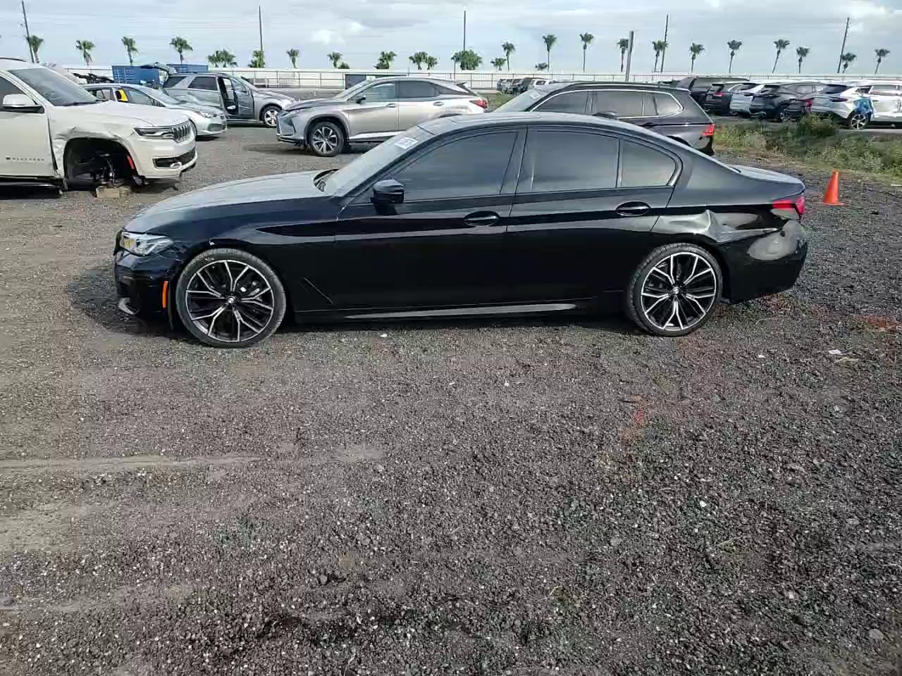 Фото: WBA53BH08MWX05013