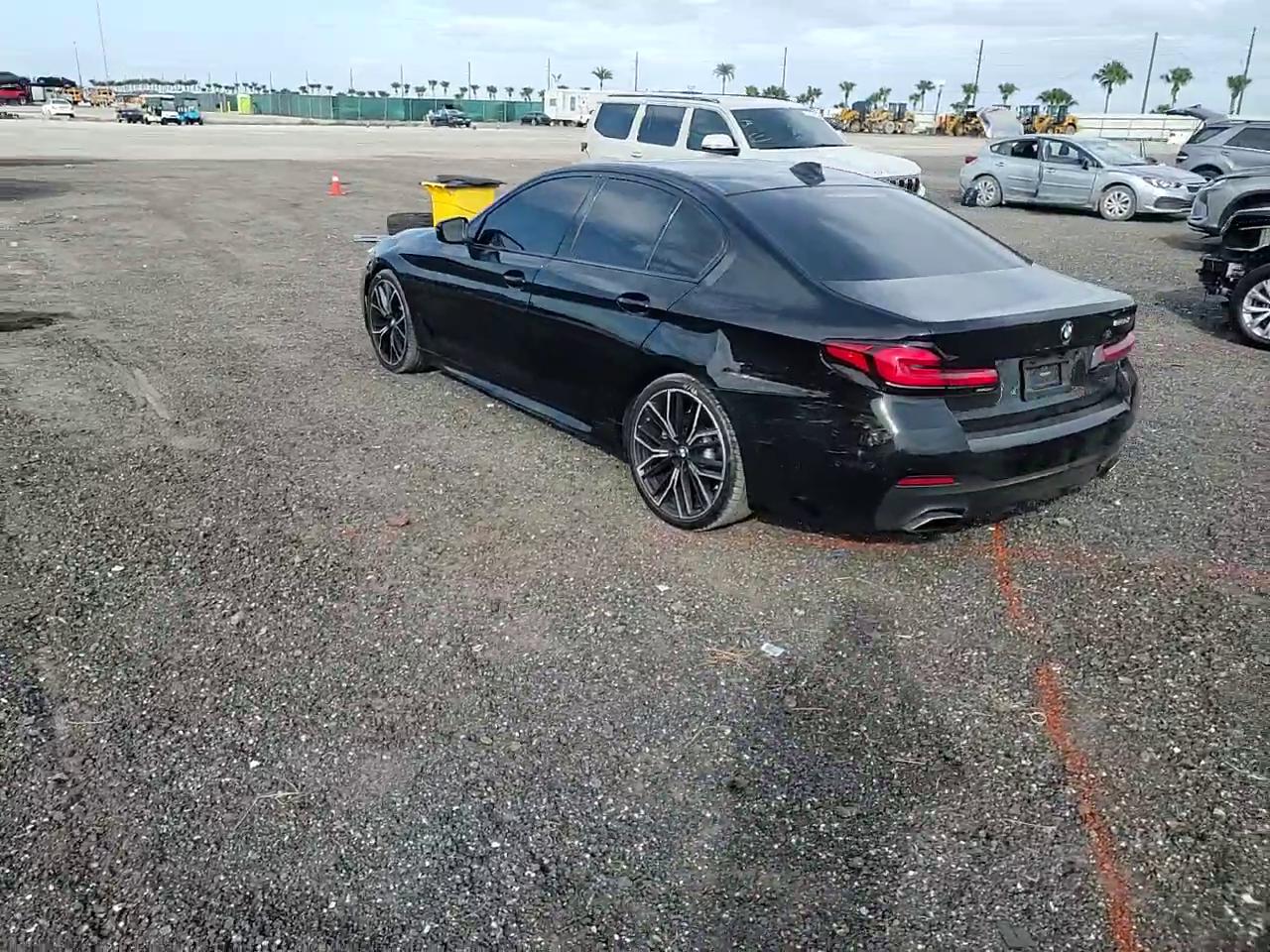 Фото: WBA53BH08MWX05013