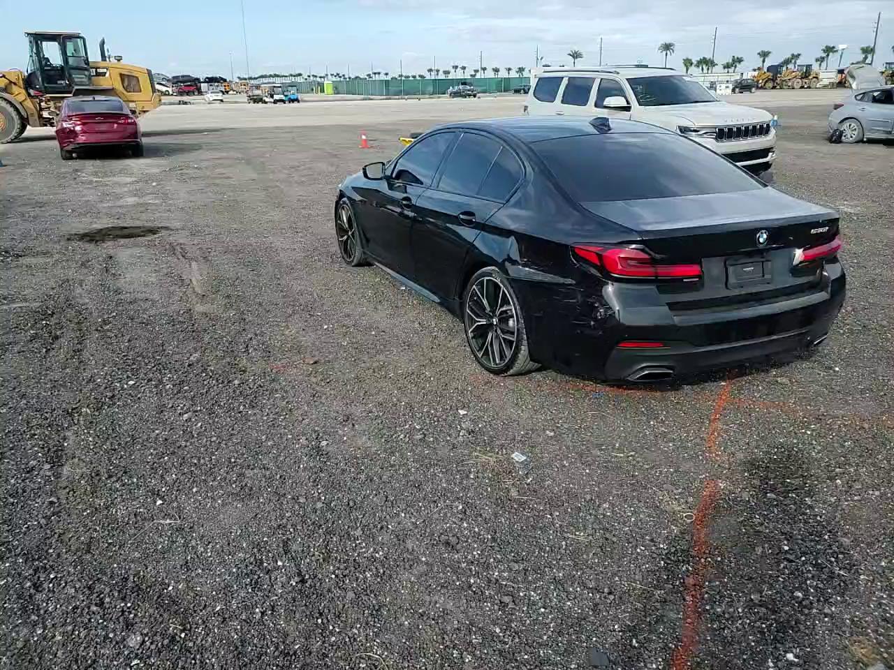 Фото: WBA53BH08MWX05013