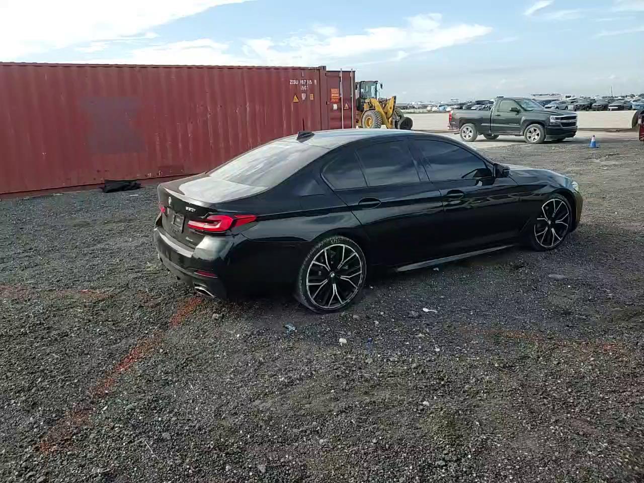 Фото: WBA53BH08MWX05013