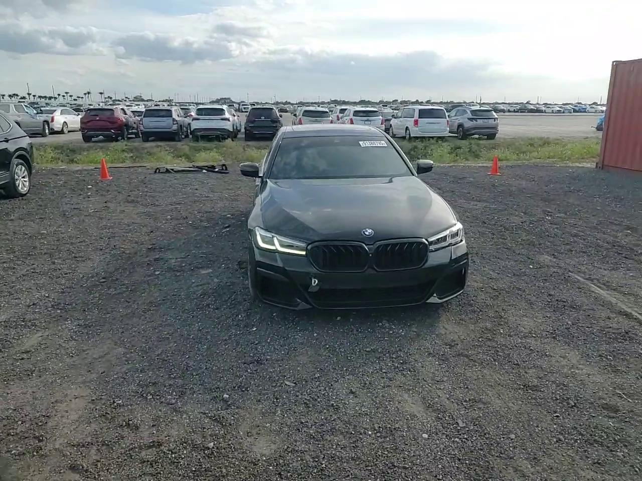 Фото: WBA53BH08MWX05013