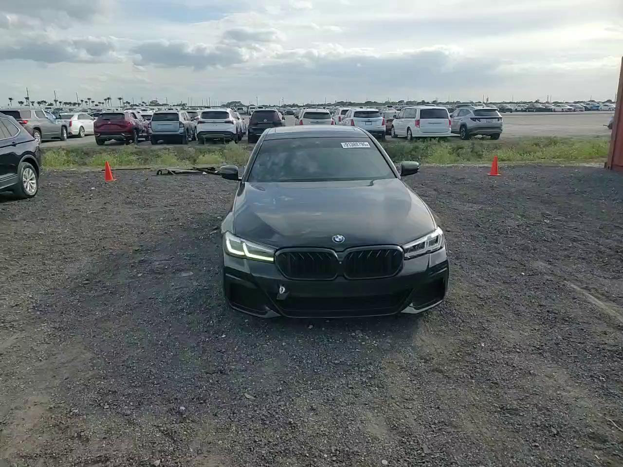 Фото: WBA53BH08MWX05013