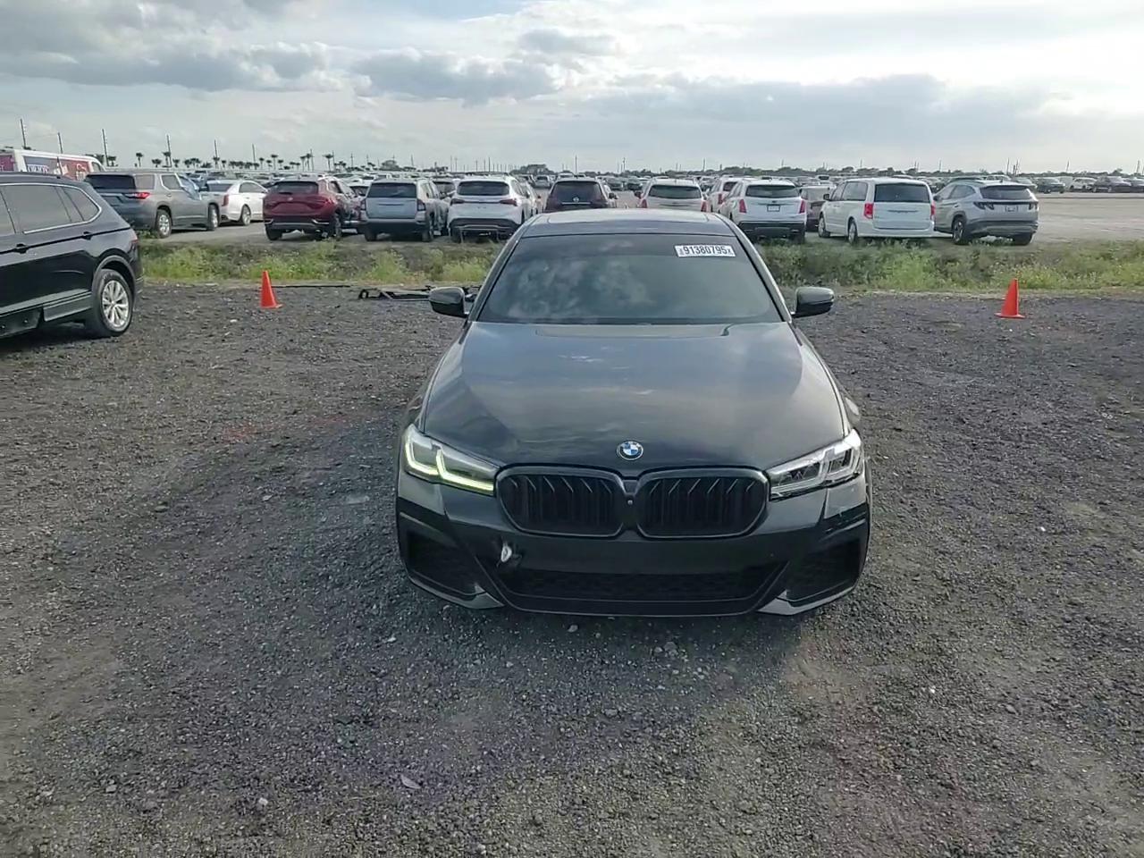 Фото: WBA53BH08MWX05013