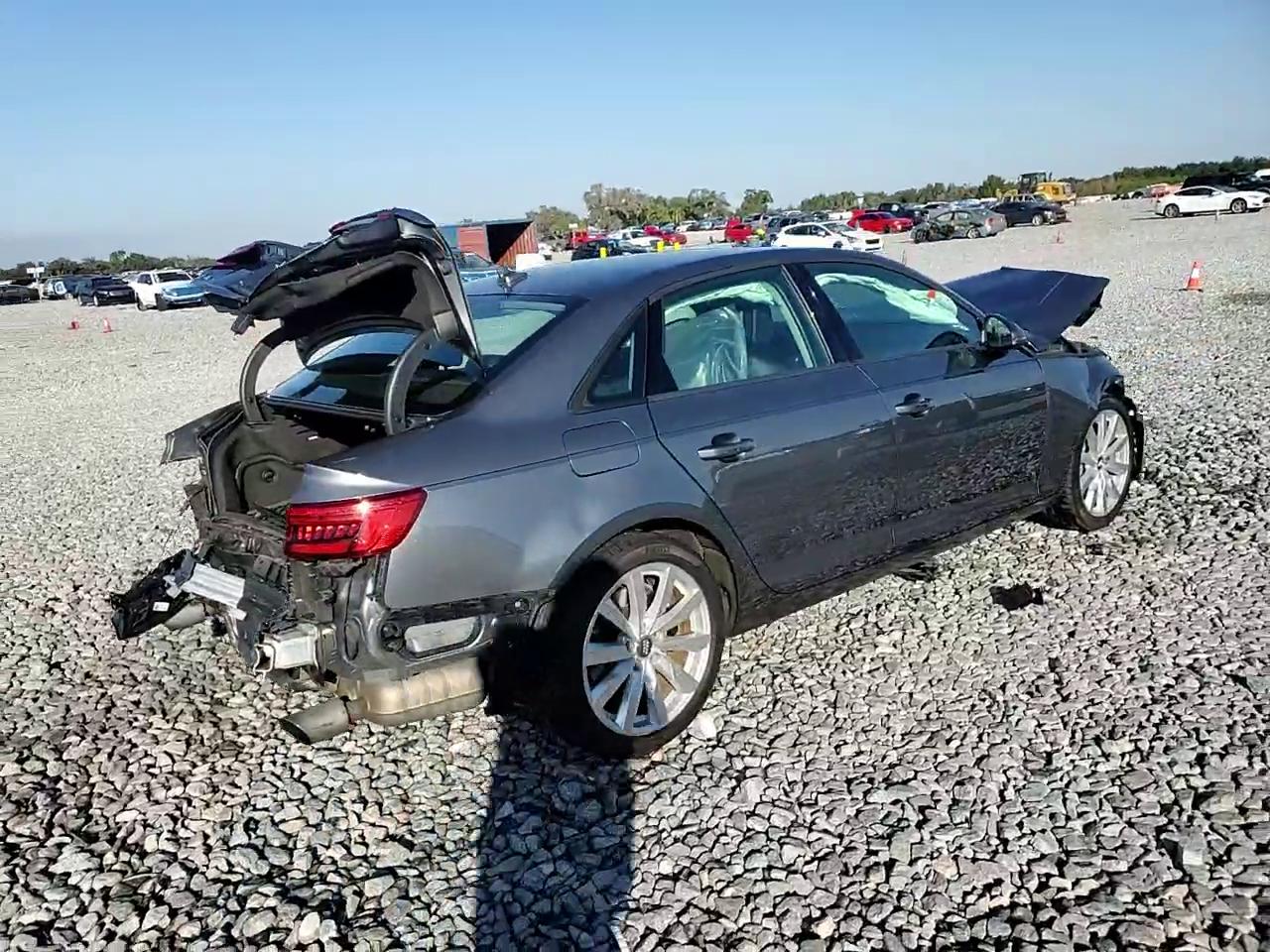 Фото: WAUANAF44HN062065