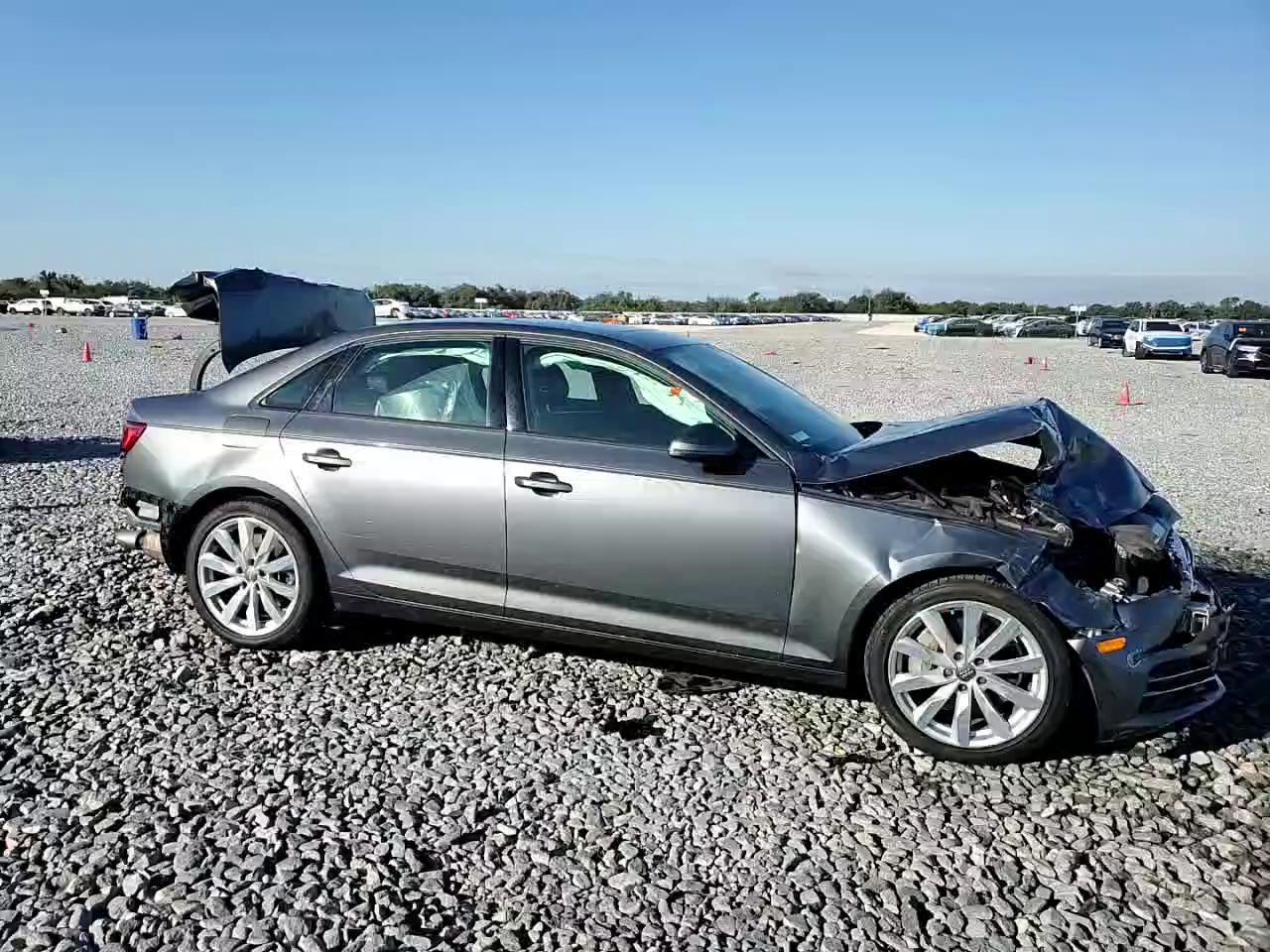 Фото: WAUANAF44HN062065