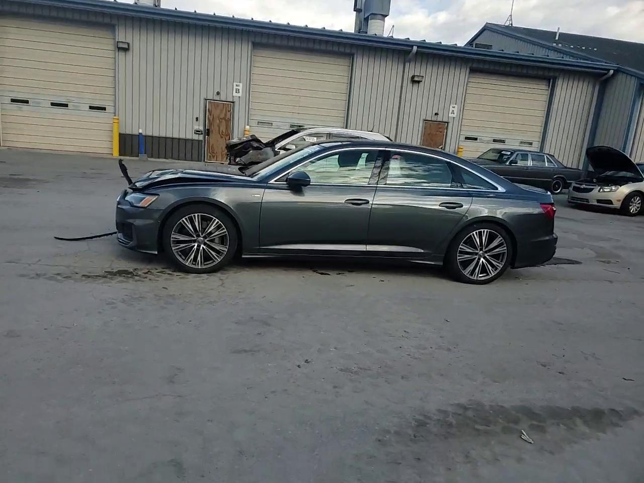 Фото: WAUL2AF21KN106224