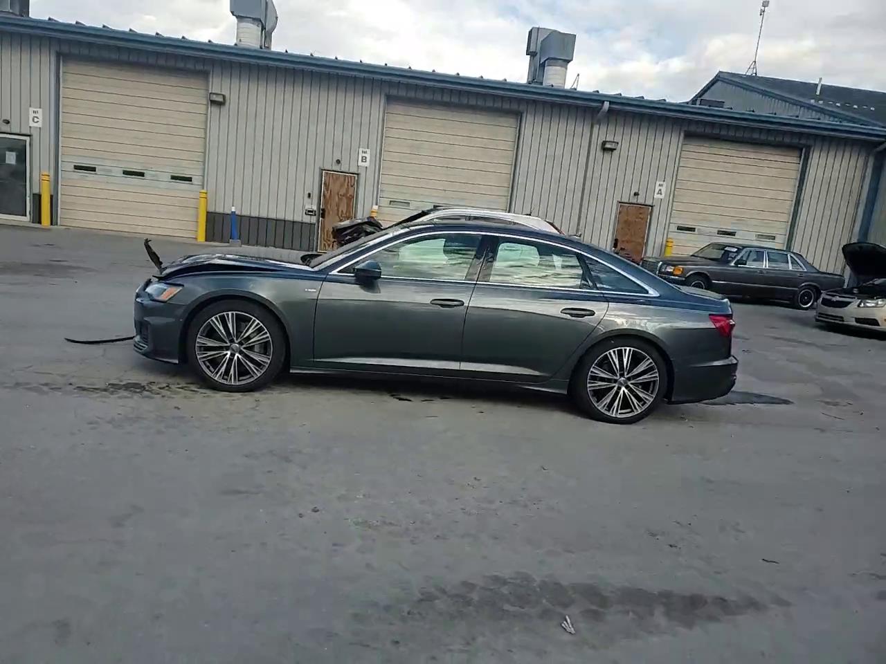 Фото: WAUL2AF21KN106224