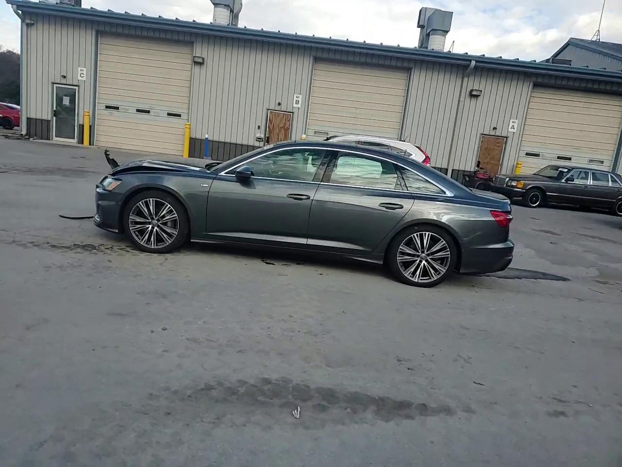 Фото: WAUL2AF21KN106224