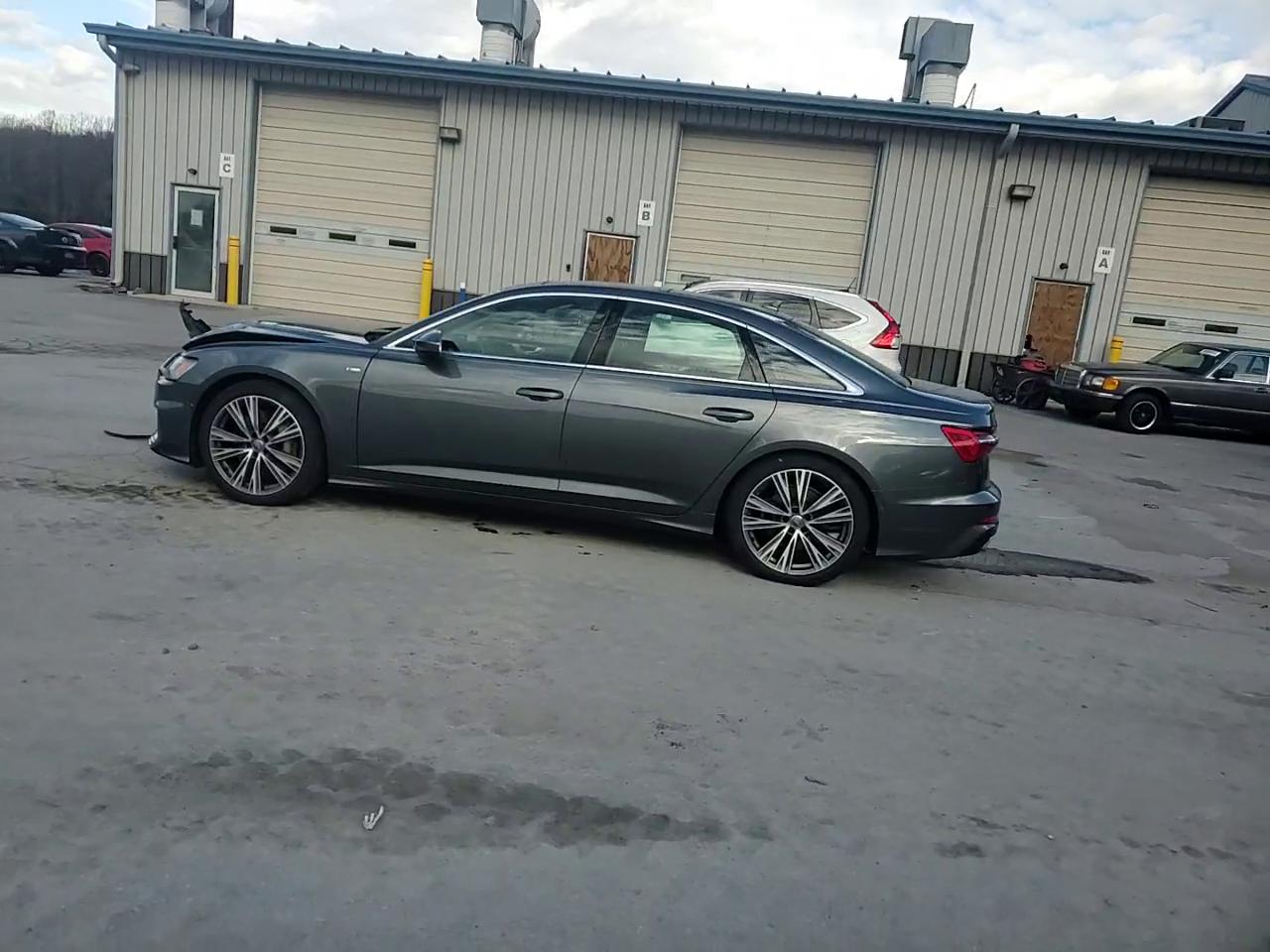 Фото: WAUL2AF21KN106224