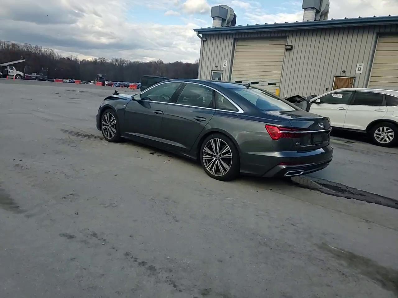 Фото: WAUL2AF21KN106224