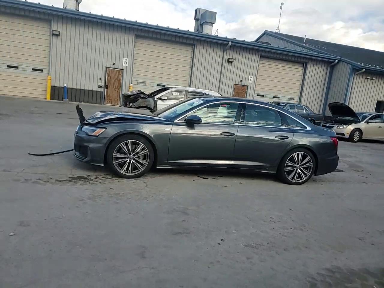 Фото: WAUL2AF21KN106224