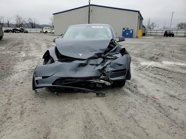 2025 Tesla Model Y VIN: 7SAYGDEE5SF251744 Lot: 93203385