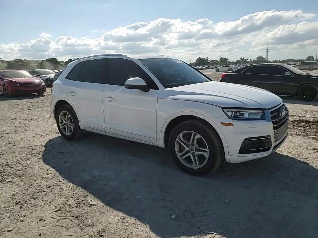 2018 Audi Q5 Premium VIN: WA1ANAFYXJ2005358 Lot: 90679815
