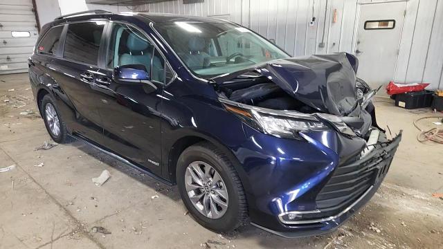 2021 Toyota Sienna Xle VIN: 5TDJSKFC8MS006014 Lot: 92890975
