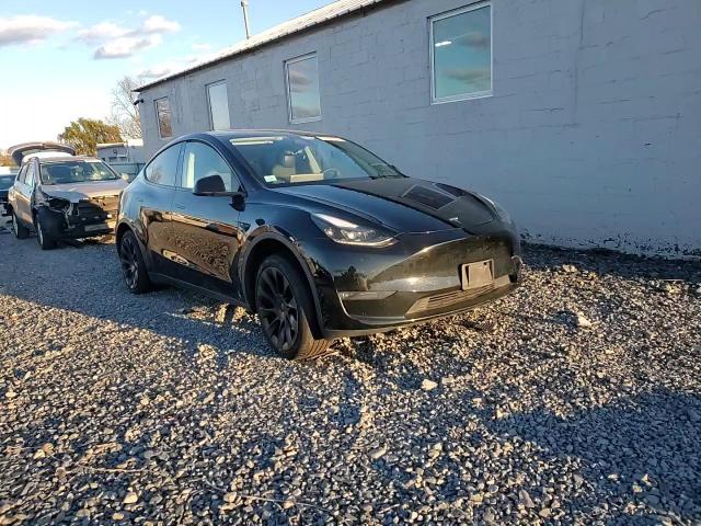2023 Tesla Model Y VIN: 7SAYGDEE2PA181379 Lot: 92994245