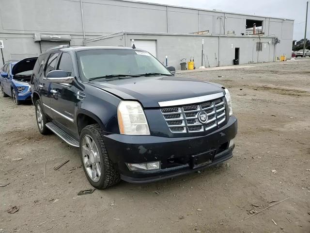 2007 Cadillac Escalade Luxury VIN: 1GYFK63827R315472 Lot: 93528615