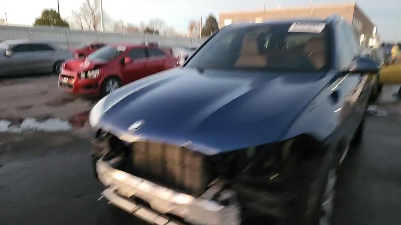 Фото: 5UXCR6C56KLL05869