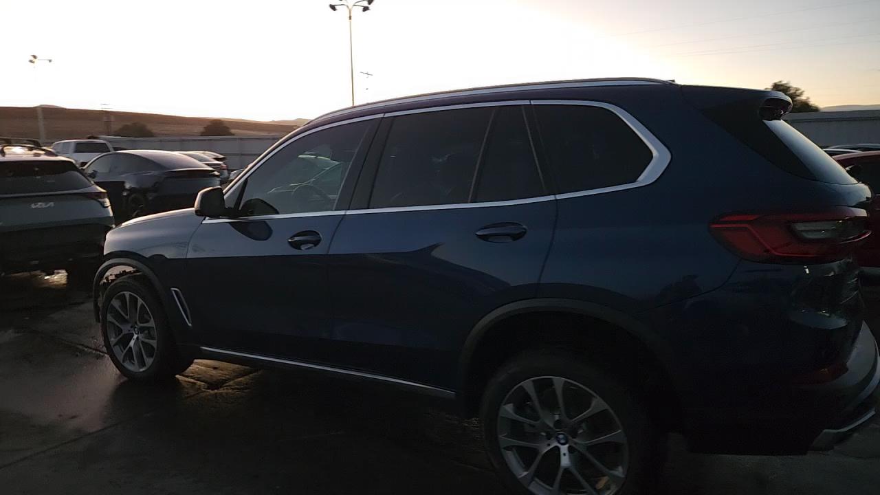 Фото: 5UXCR6C56KLL05869