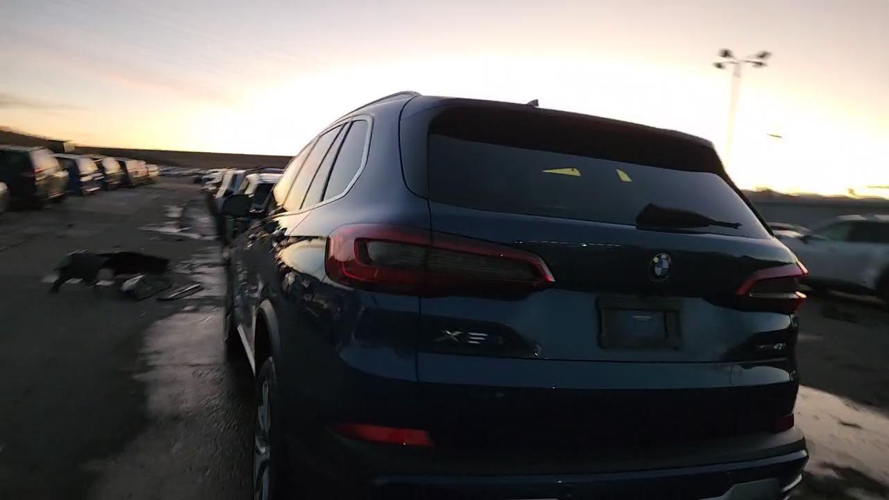 Фото: 5UXCR6C56KLL05869