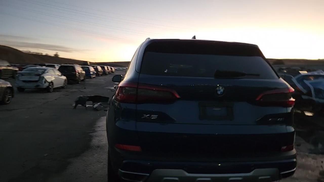 Фото: 5UXCR6C56KLL05869