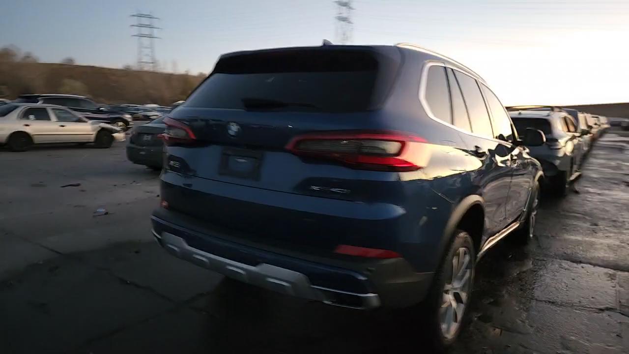 Фото: 5UXCR6C56KLL05869