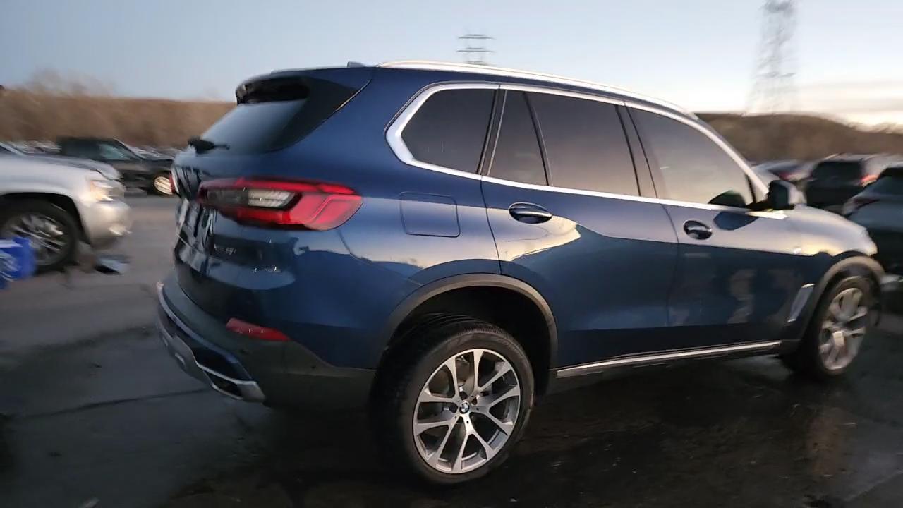 Фото: 5UXCR6C56KLL05869