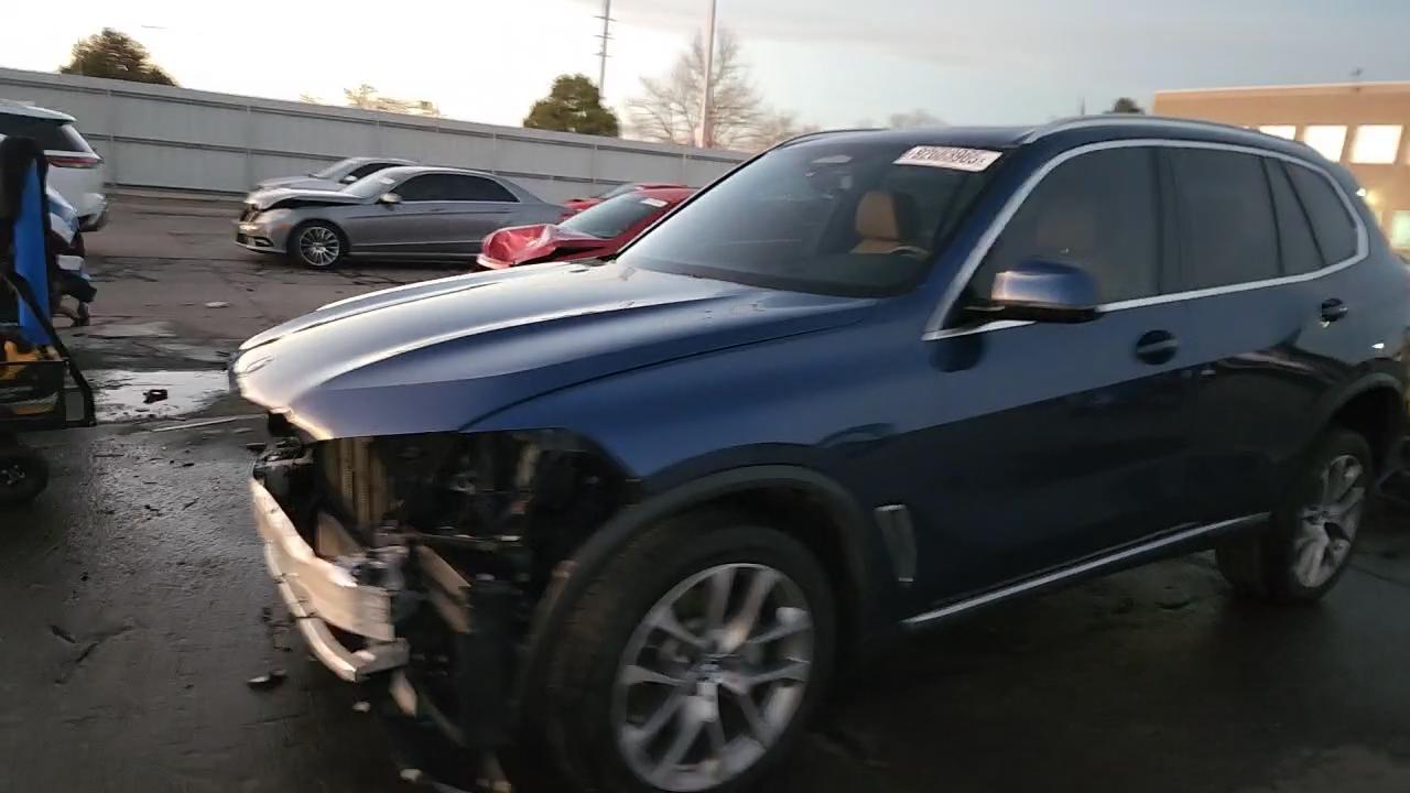 Фото: 5UXCR6C56KLL05869