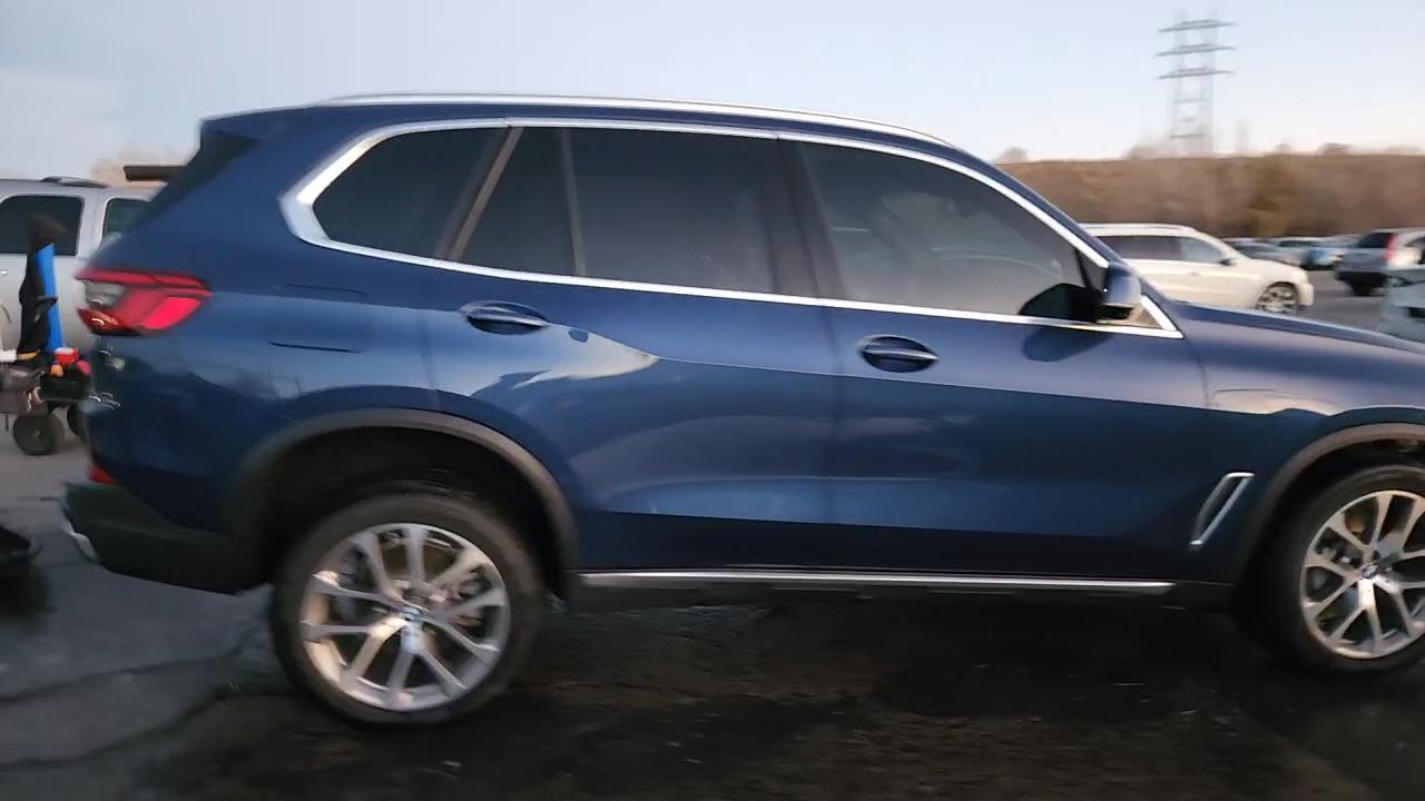 Фото: 5UXCR6C56KLL05869