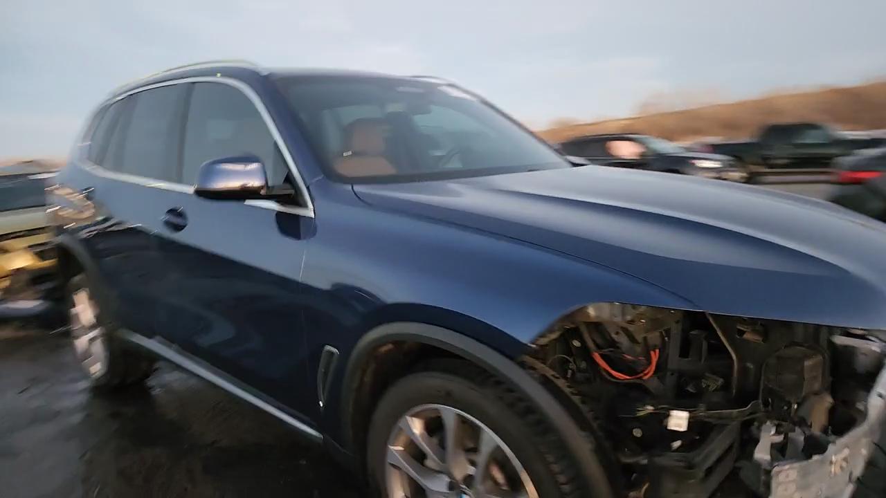 Фото: 5UXCR6C56KLL05869