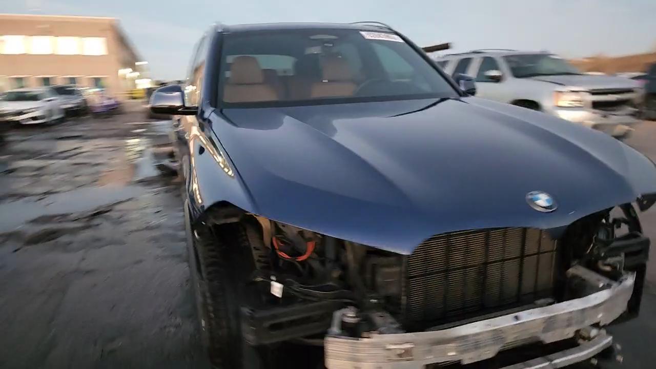 Фото: 5UXCR6C56KLL05869