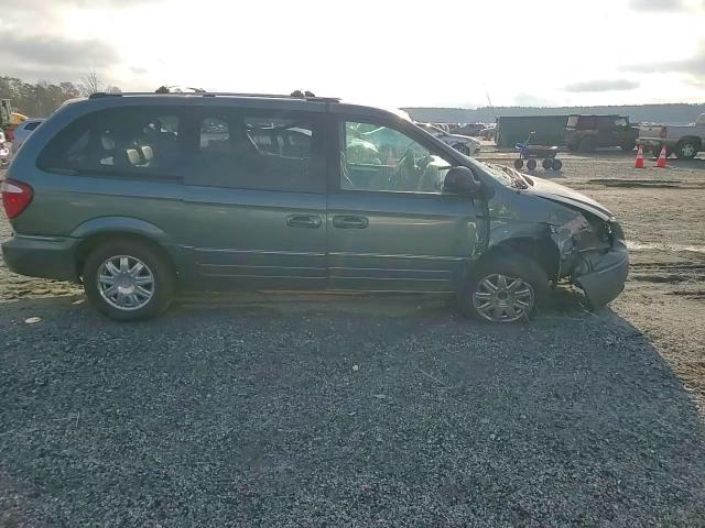 2005 Chrysler Town & Country Limited VIN: 2C8GP64L75R257816 Lot: 93820455
