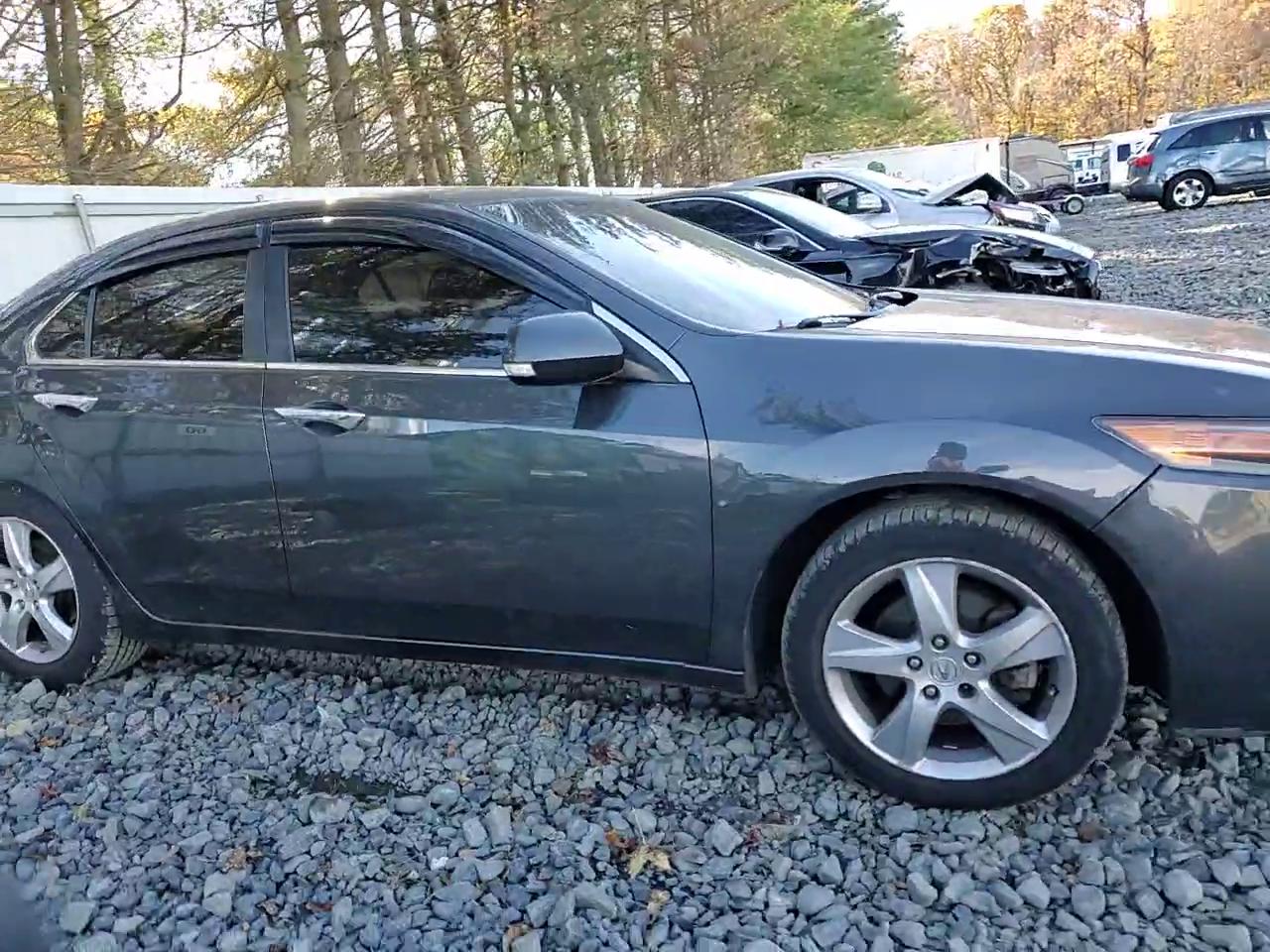 Фото: JH4CU2F48CC027729