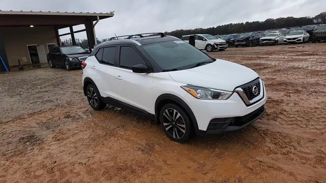 2018 Nissan Kicks S VIN: 3N1CP5CU3JL529129 Lot: 94256405