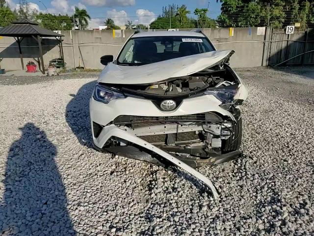 2017 Toyota Rav4 Le VIN: JTMZFREV9HJ140018 Lot: 93187465