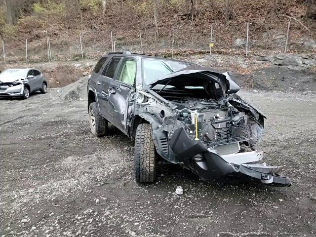 2020 Toyota 4Runner Sr5/Sr5 Premium VIN: JTEBU5JR7L5818397 Lot: 92223085