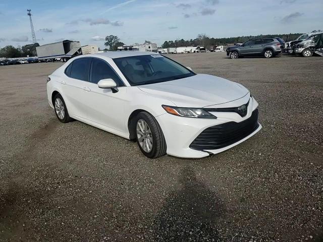 2019 Toyota Camry L VIN: 4T1B11HK0KU729379 Lot: 93696315