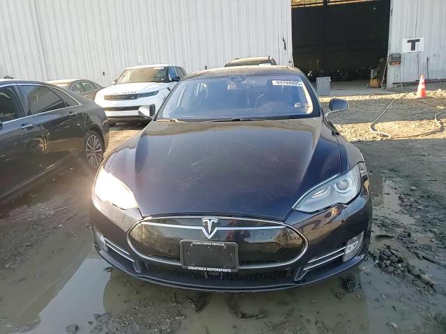 2015 Tesla Model S 85D VIN: 5YJSA1H2XFF084033 Lot: 89704805