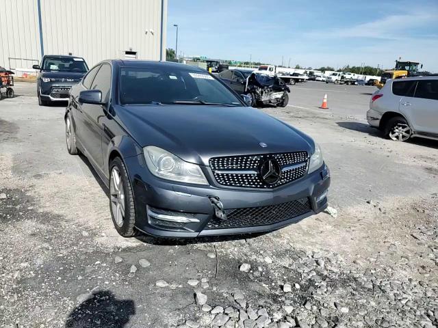 2013 Mercedes-Benz C 350 VIN: WDDGJ5HB9DG082540 Lot: 92289505